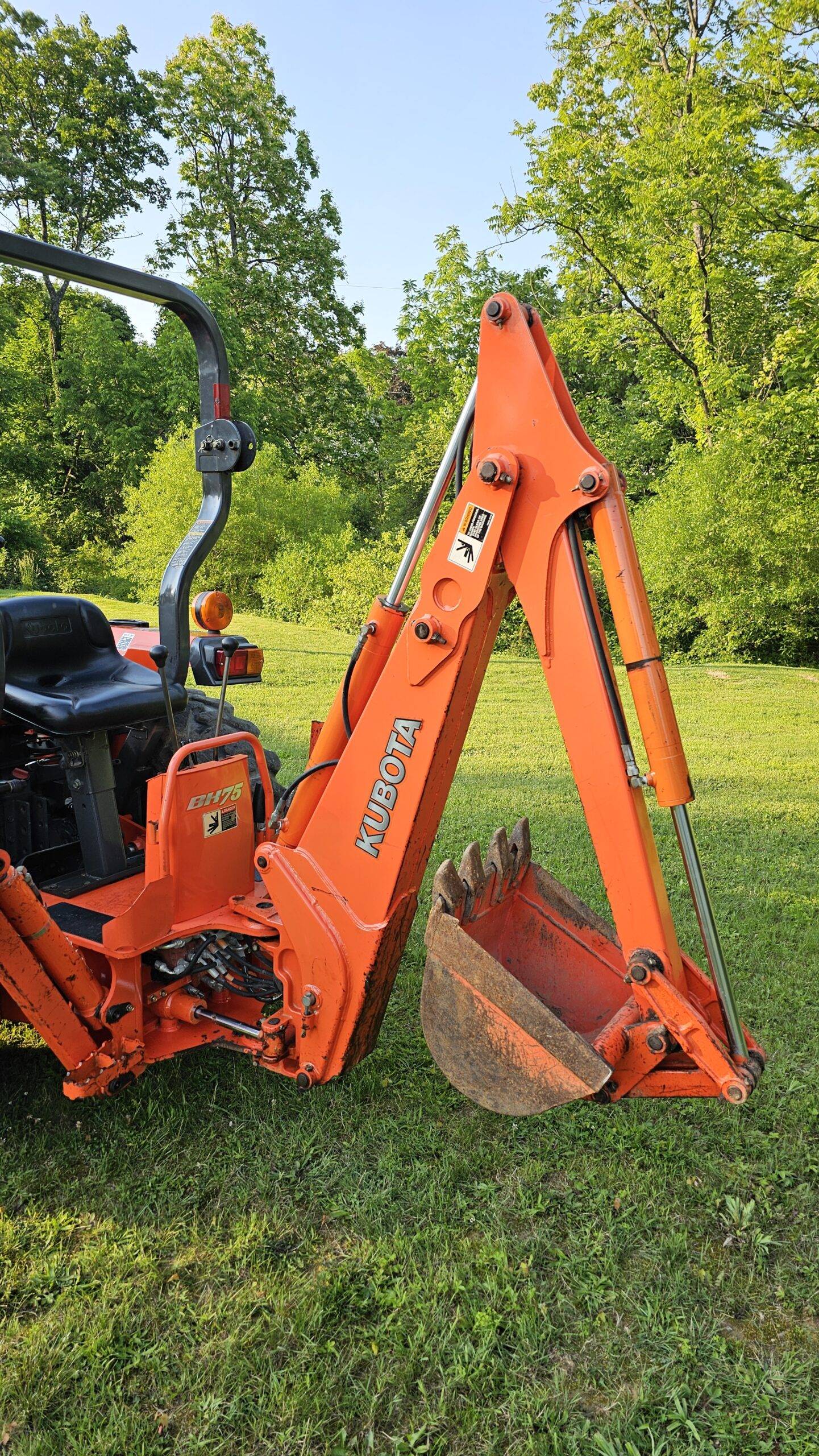 2008 Kubota L3400 HST 4x4 Tractor Loader Backhoe - Image 13