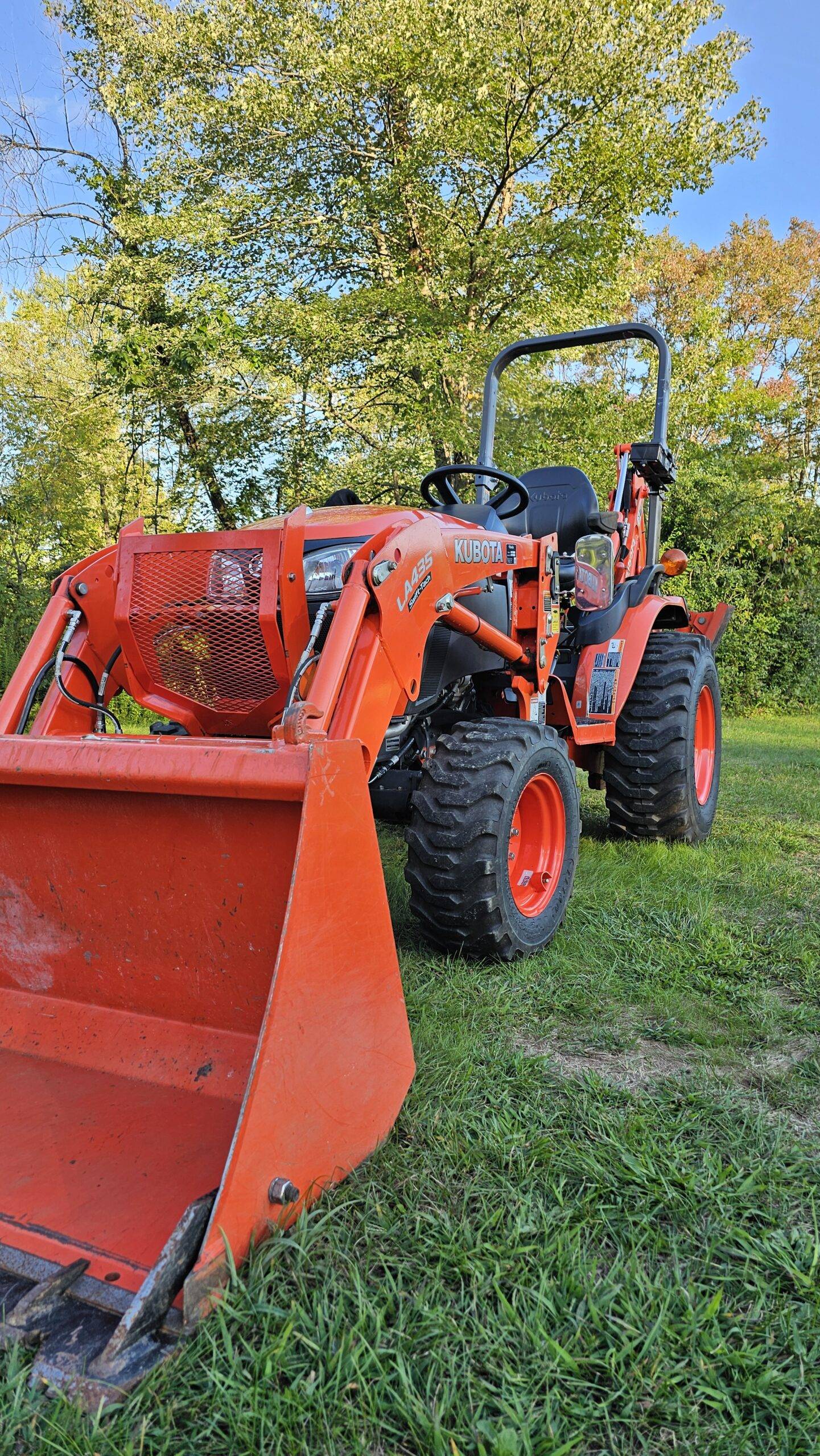 2021 Kubota B2301 HST 4x4 Tractor Loader Backhoe - Image 12