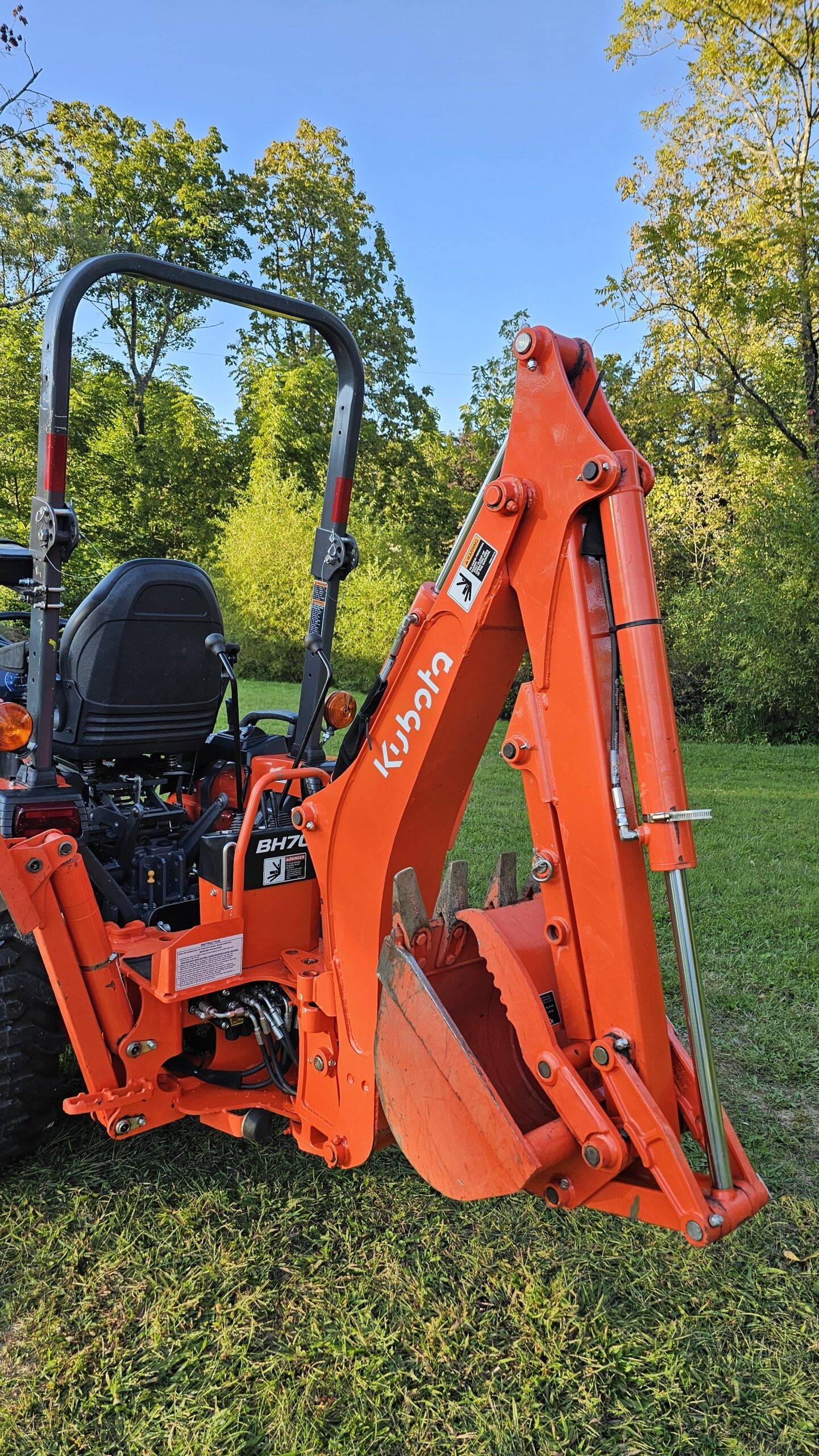 2021 Kubota B2301 HST 4x4 Tractor Loader Backhoe - Image 15