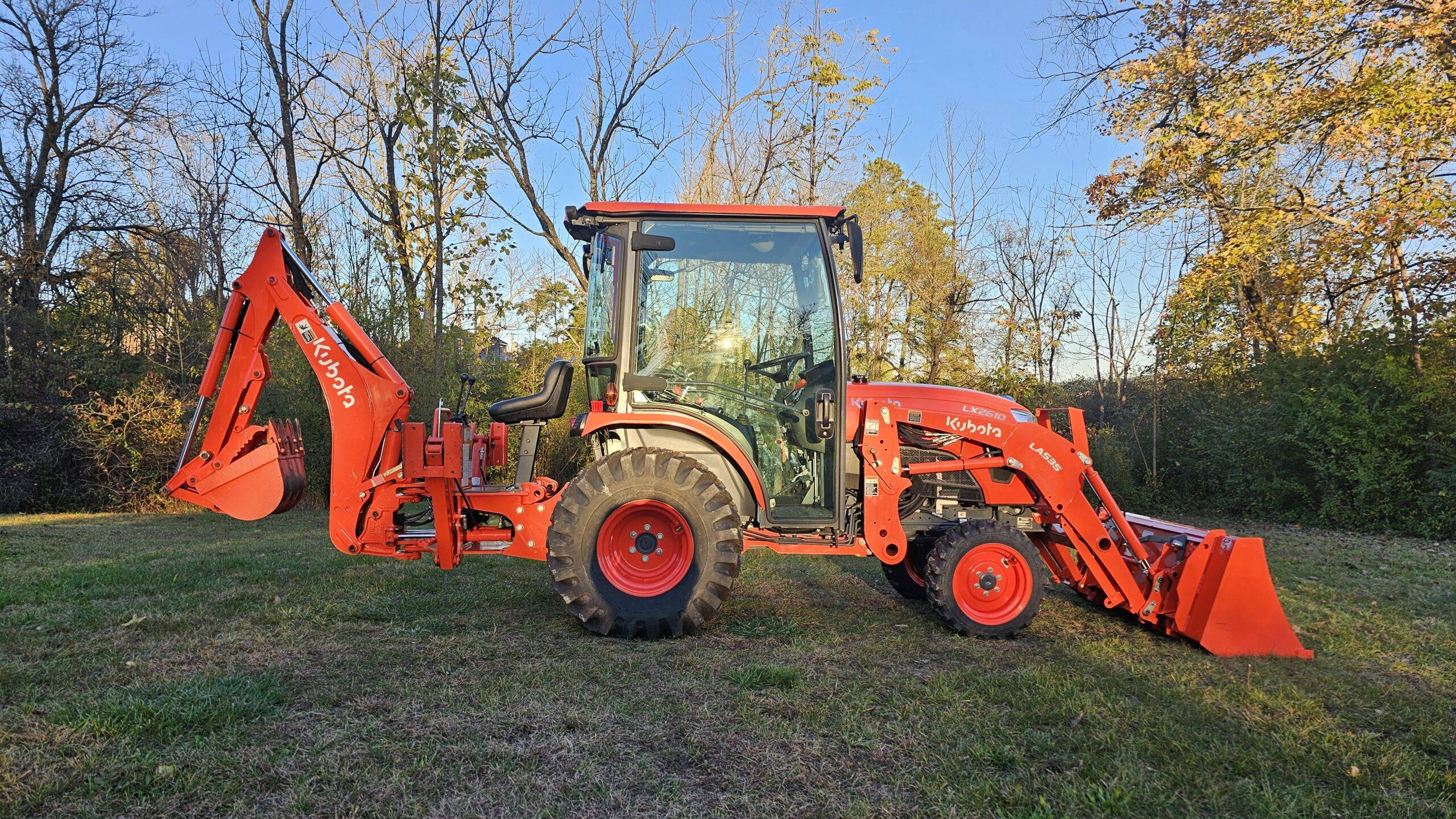 2020 Kubota LX2610 HST Cab 4x4 Tractor Loader Backhoe - Image 6