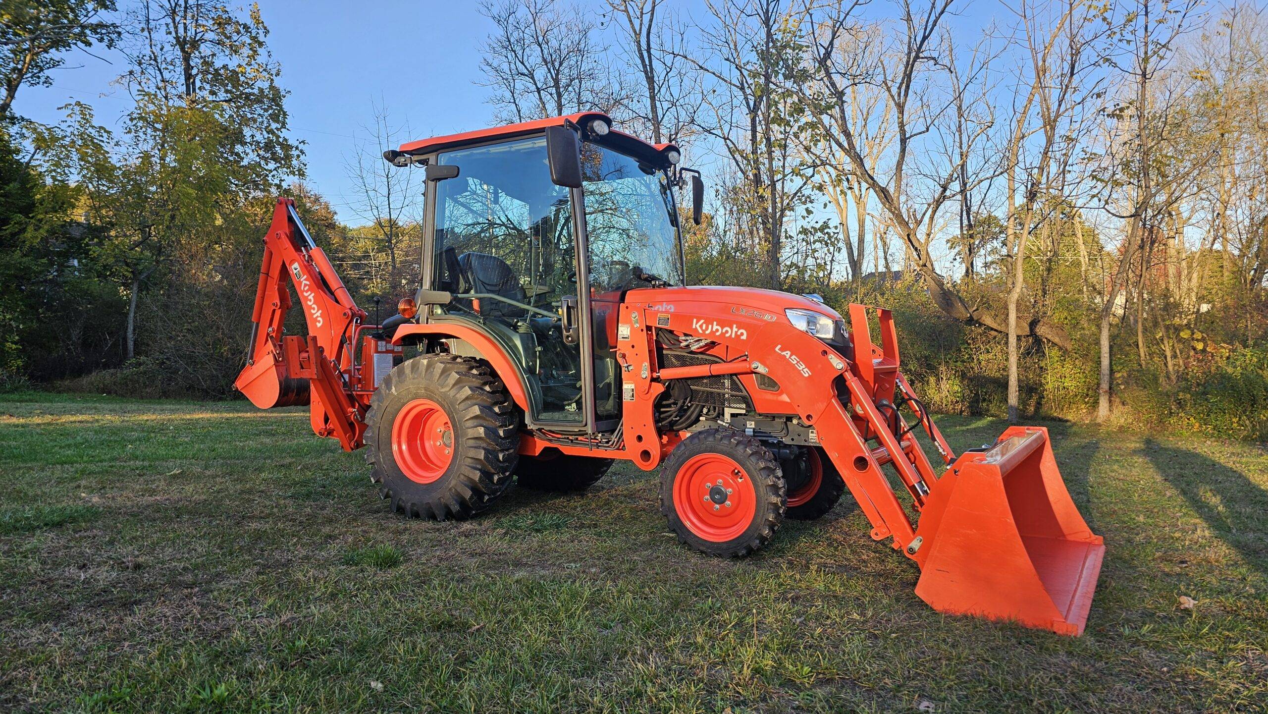 2020 Kubota LX2610 HST Cab 4x4 Tractor Loader Backhoe - Image 4