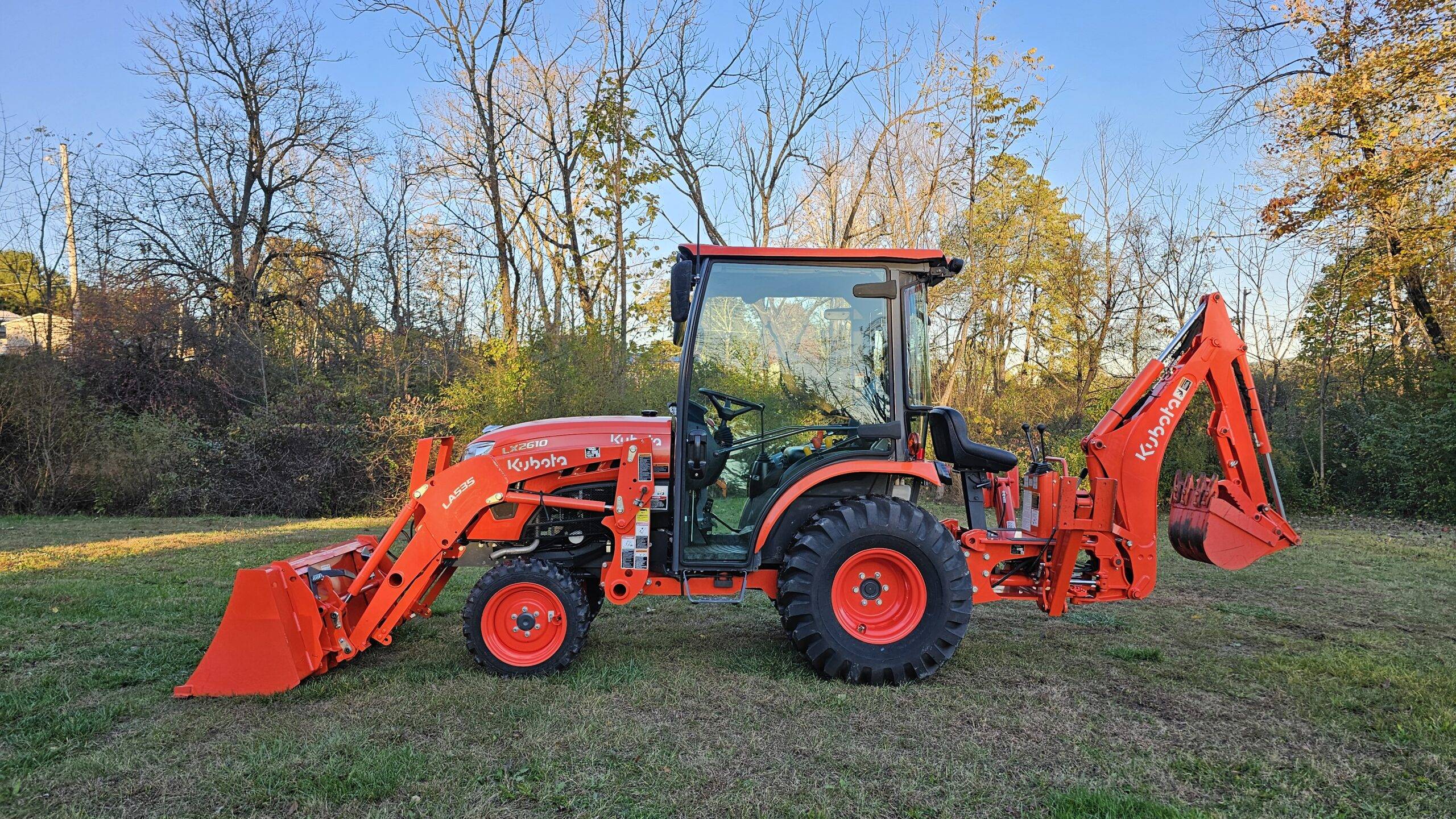 2020 Kubota LX2610 HST Cab 4x4 Tractor Loader Backhoe - Image 5
