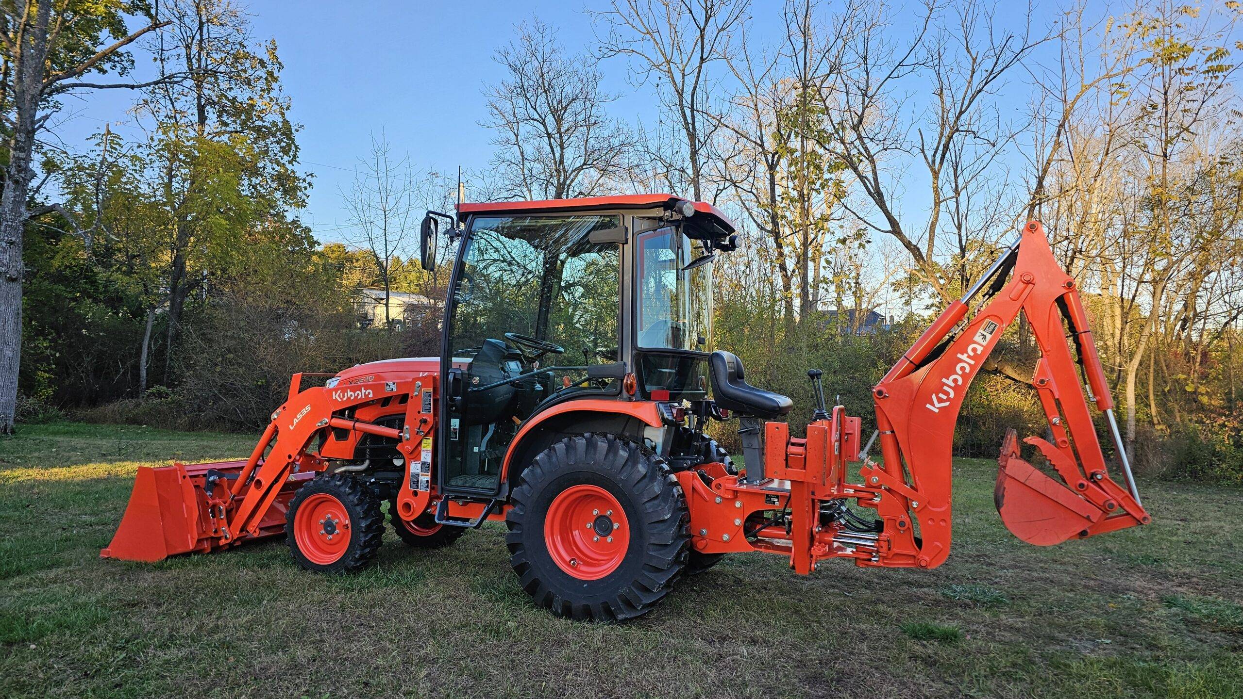 2020 Kubota LX2610 HST Cab 4x4 Tractor Loader Backhoe - Image 7