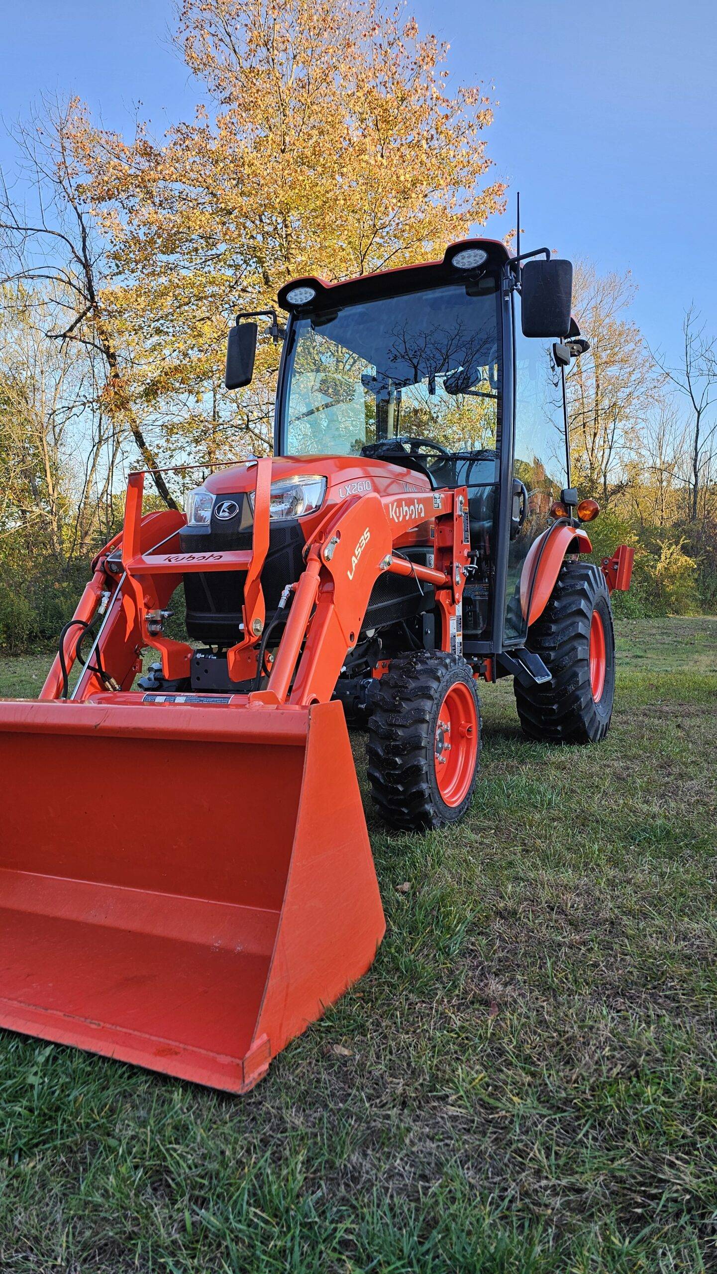 2020 Kubota LX2610 HST Cab 4x4 Tractor Loader Backhoe - Image 12