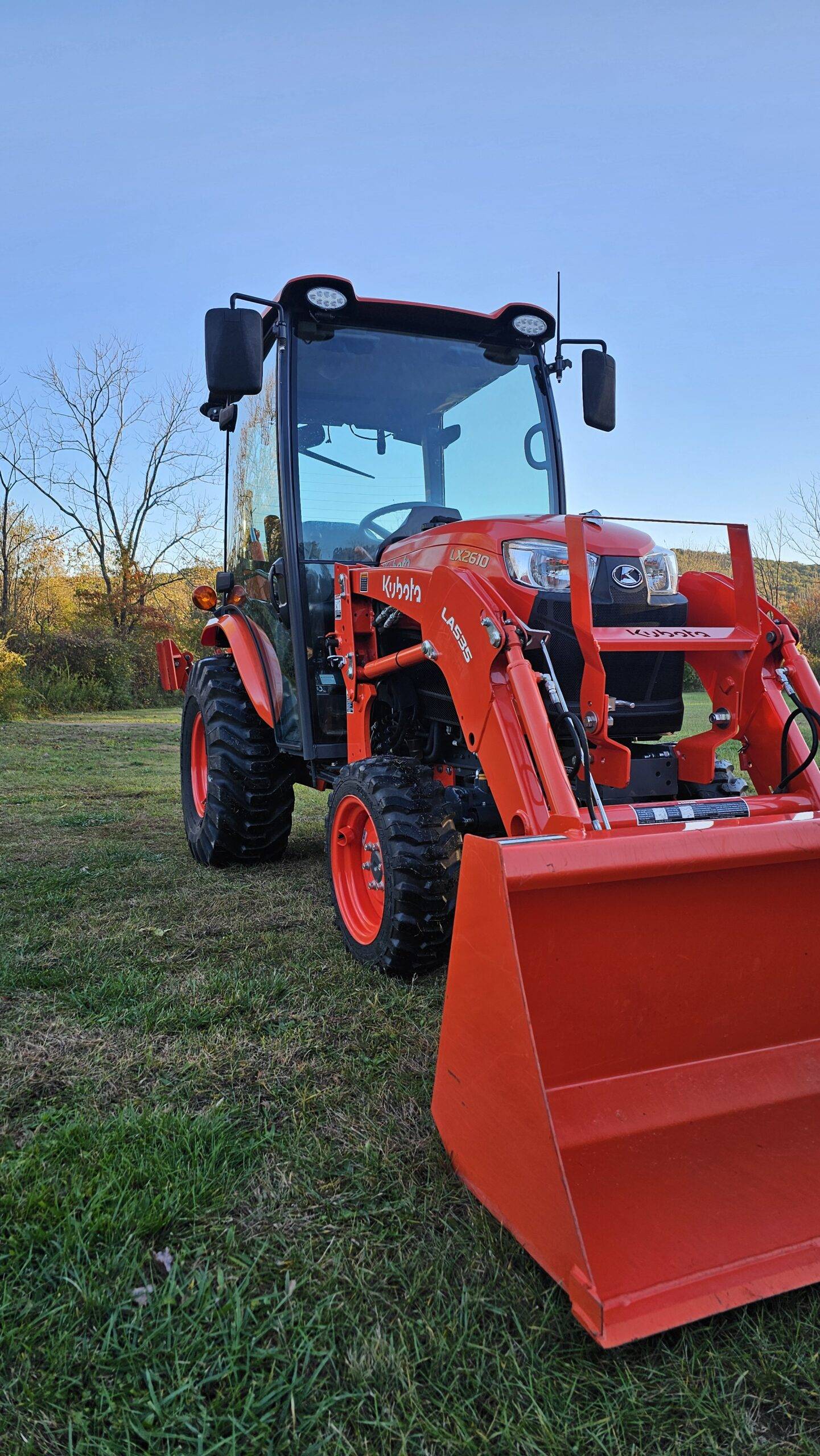 2020 Kubota LX2610 HST Cab 4x4 Tractor Loader Backhoe - Image 11