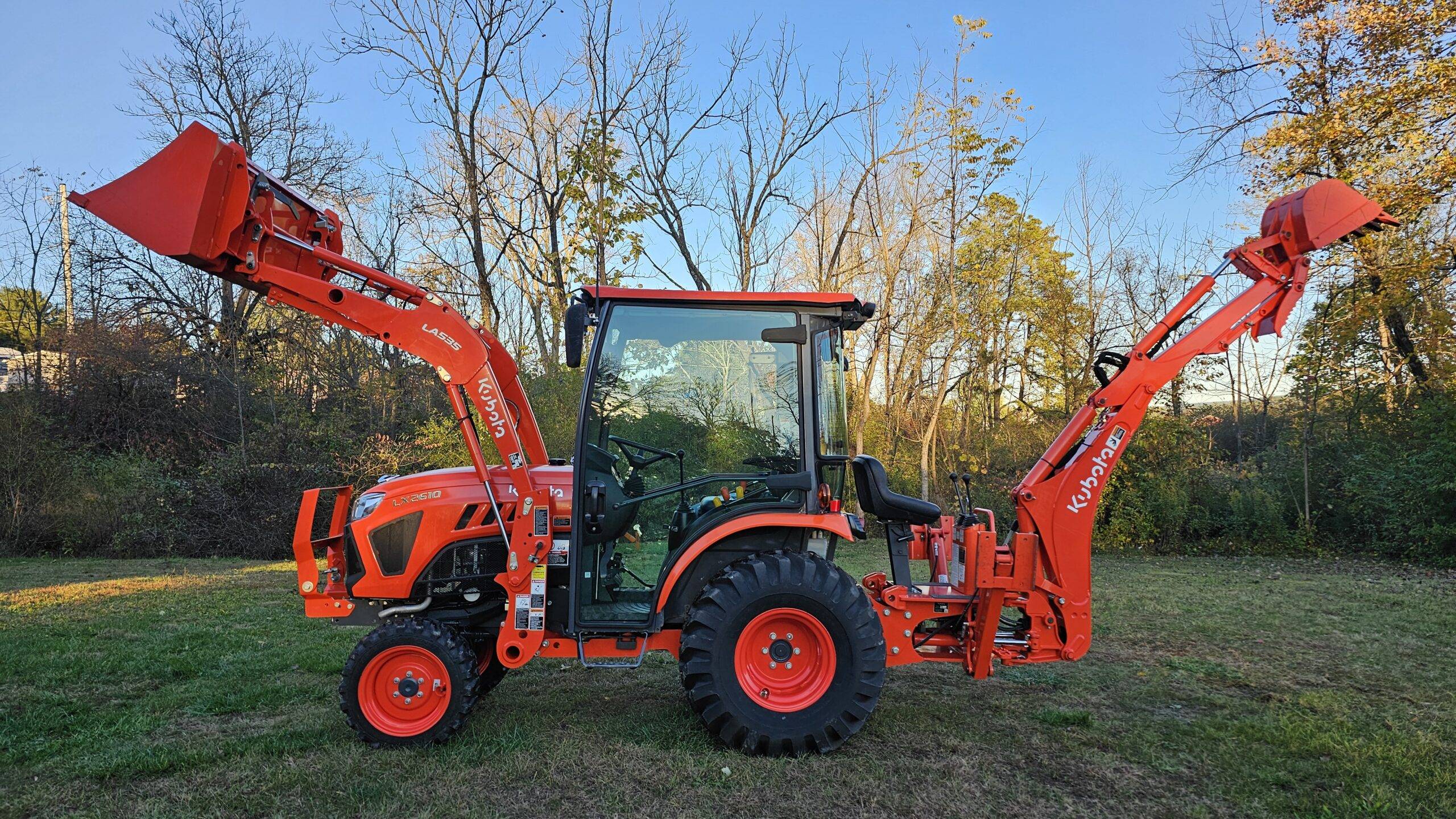 2020 Kubota LX2610 HST Cab 4x4 Tractor Loader Backhoe - Image 9