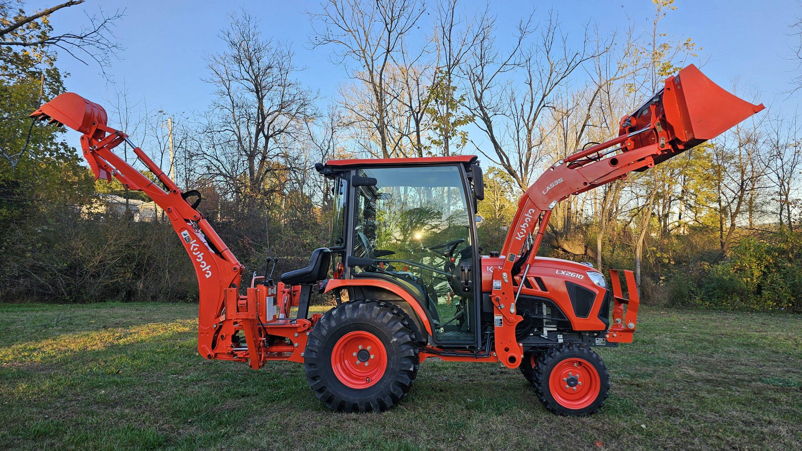 2020 Kubota LX2610 HST Cab 4x4 Tractor Loader Backhoe - Image 10