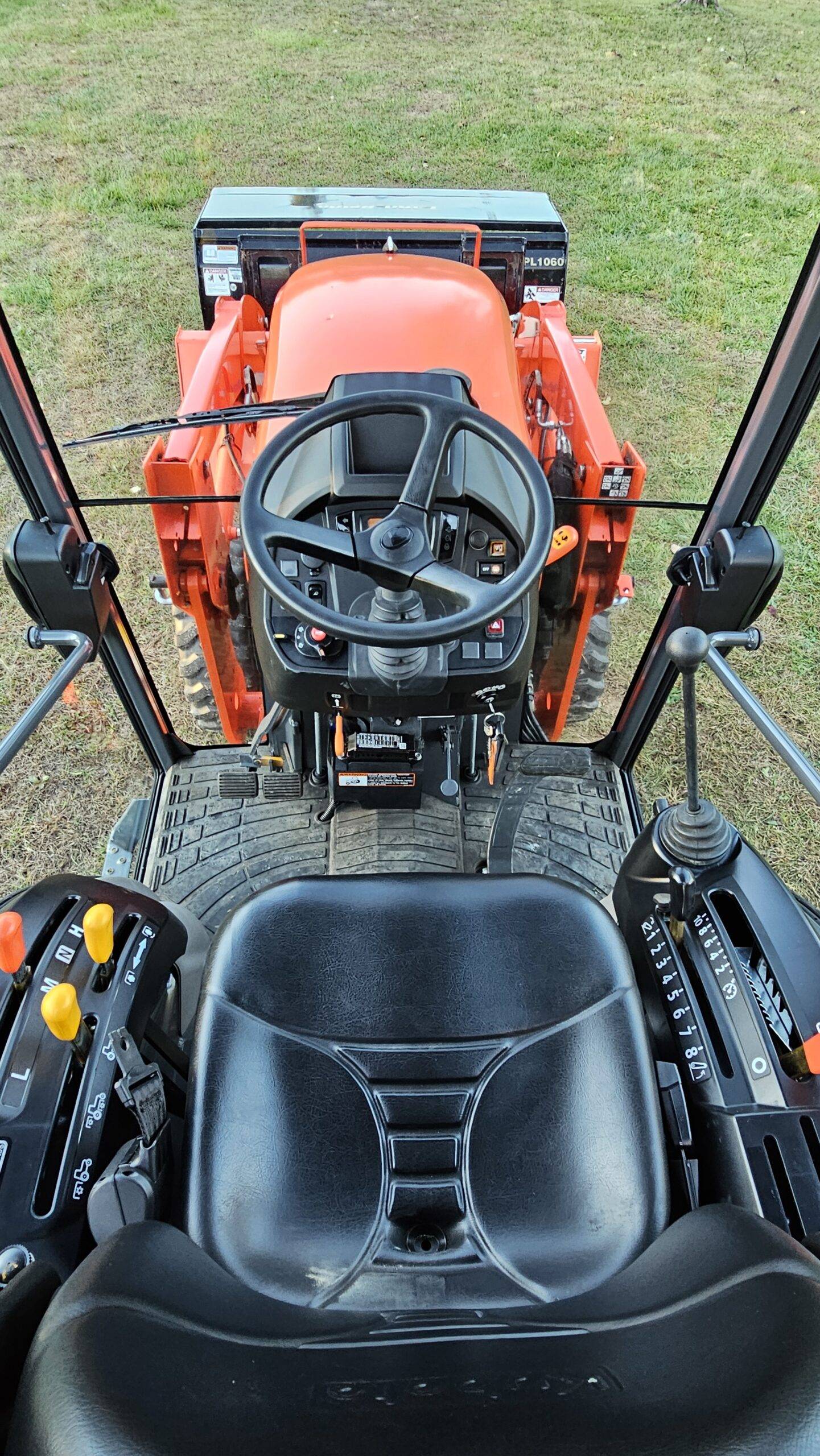 2020 Kubota LX2610 HST Cab 4x4 Tractor Loader Backhoe - Image 17