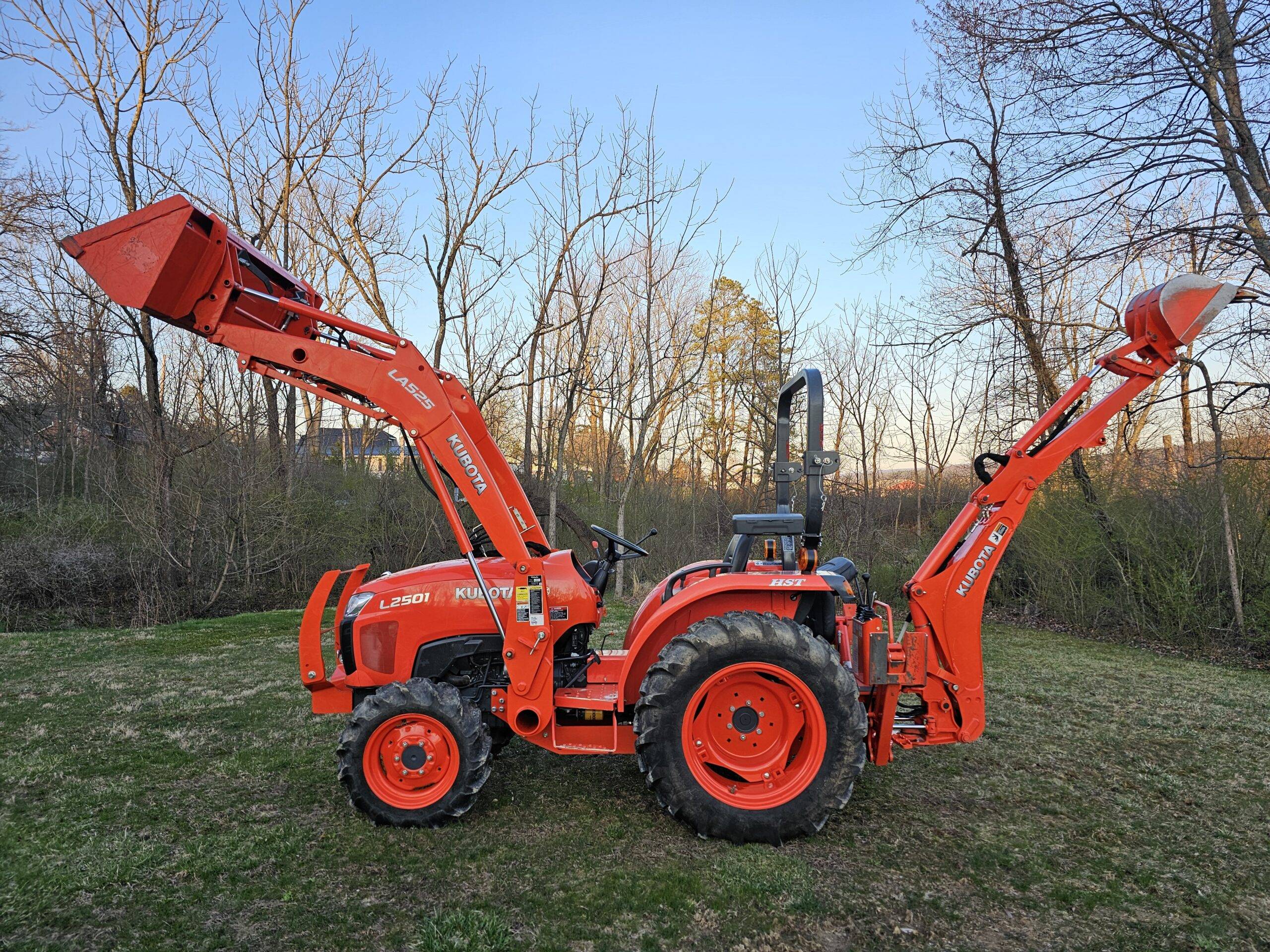2018 Kubota L2501 HST 4x4 Tractor Loader Backhoe - Image 11