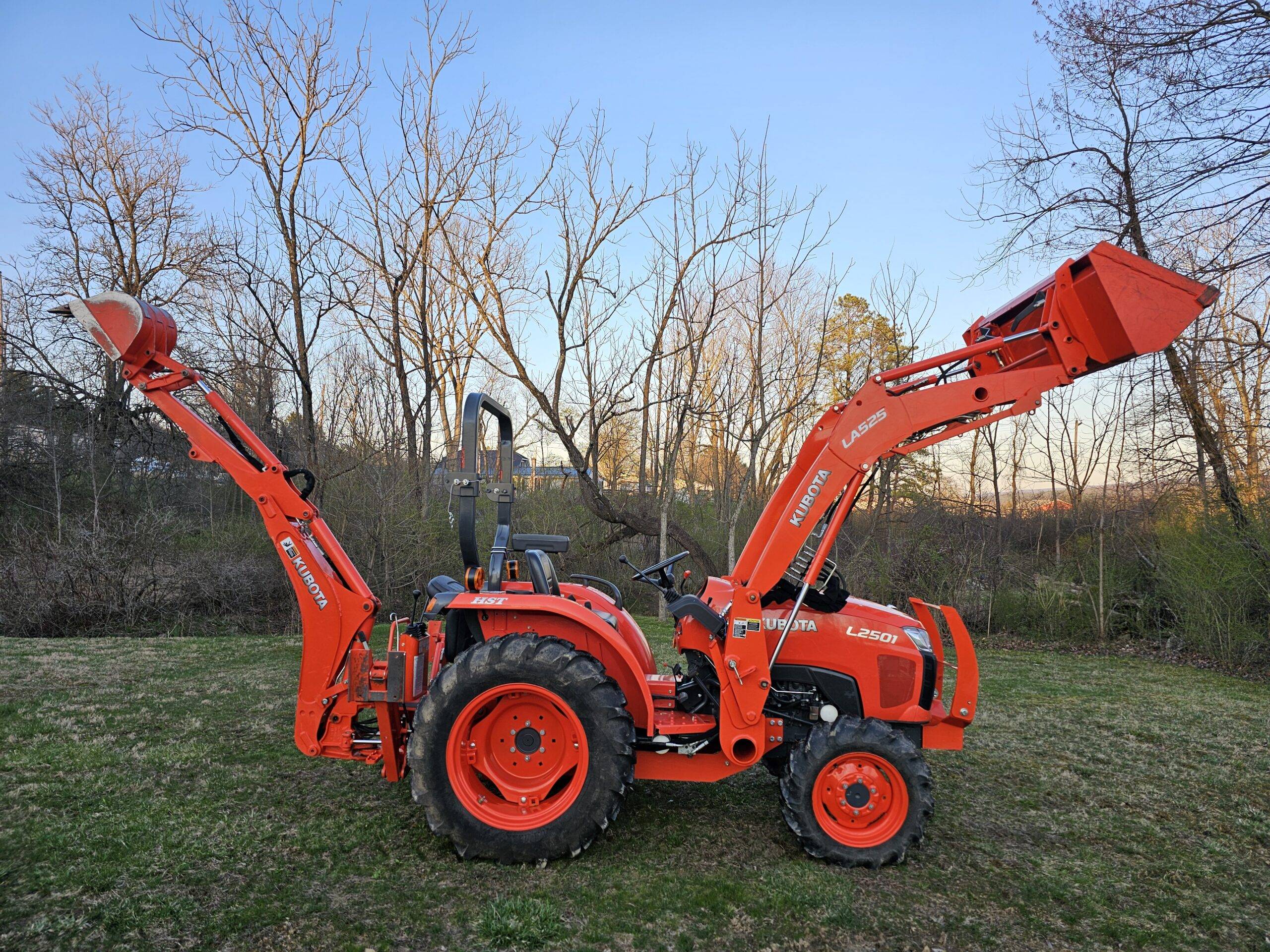 2018 Kubota L2501 HST 4x4 Tractor Loader Backhoe - Image 10