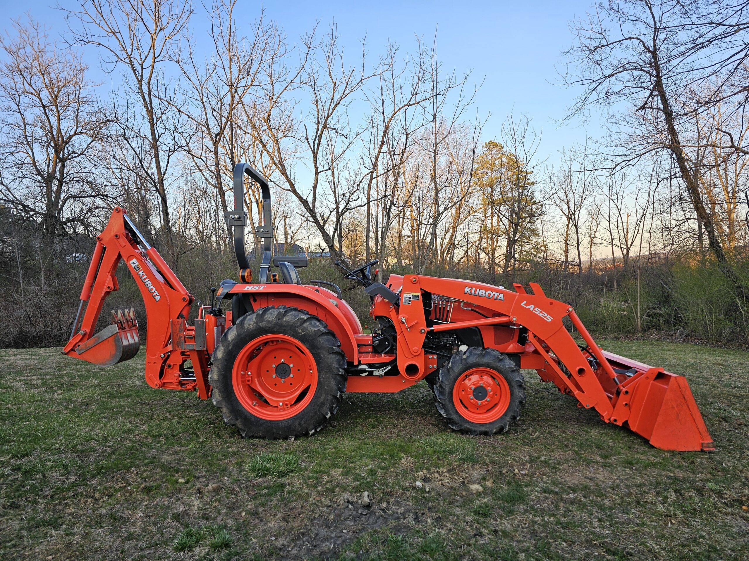 2018 Kubota L2501 HST 4x4 Tractor Loader Backhoe - Image 5