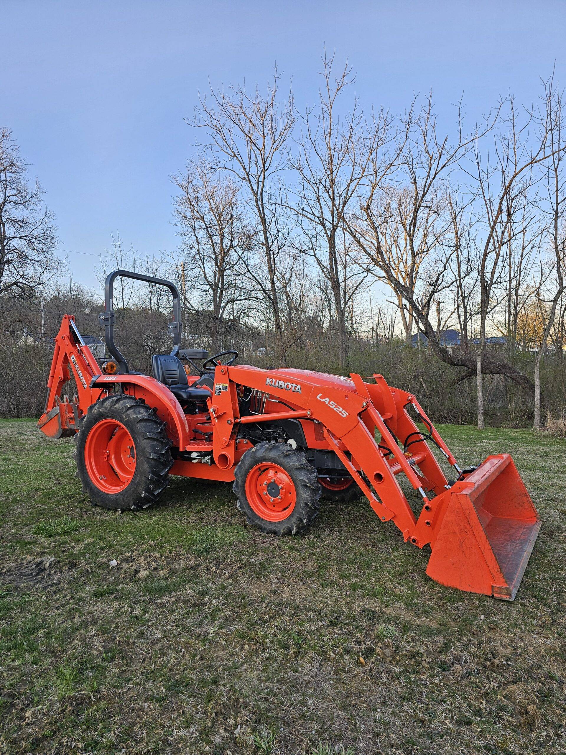 2018 Kubota L2501 HST 4x4 Tractor Loader Backhoe - Image 3